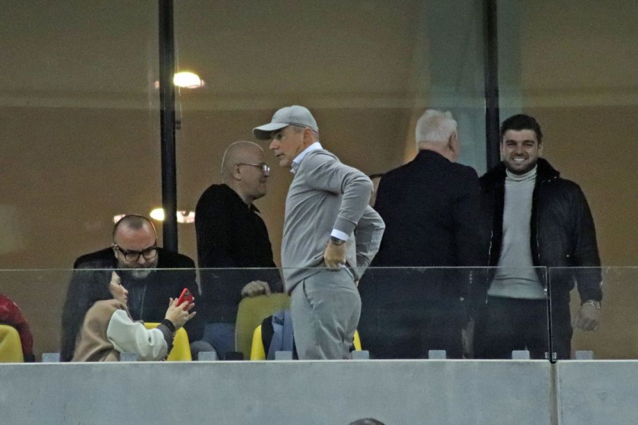 Politicianul pe care Gigi Becali îl voia ministru al Apărării, în lojă la derby-ul cu Rapid_2