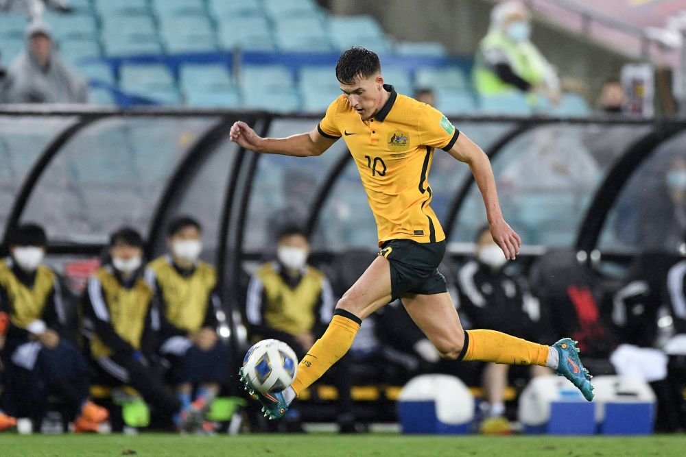 Avem un fotbalist român prezent la Campionatul Mondial din Qatar! Ajdin Hrustic deține cetățenia română și este decarul Australiei_5