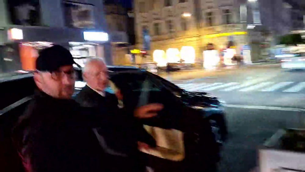 Dumitru Dragomir s-a luat la bătaie cu protestatarul Marian 