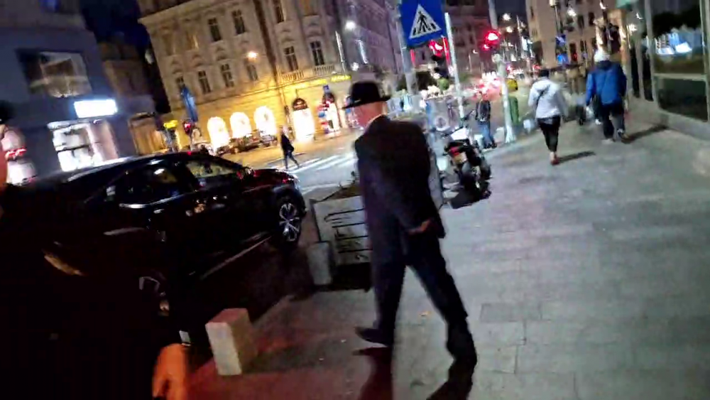 Dumitru Dragomir s-a luat la bătaie cu protestatarul Marian 