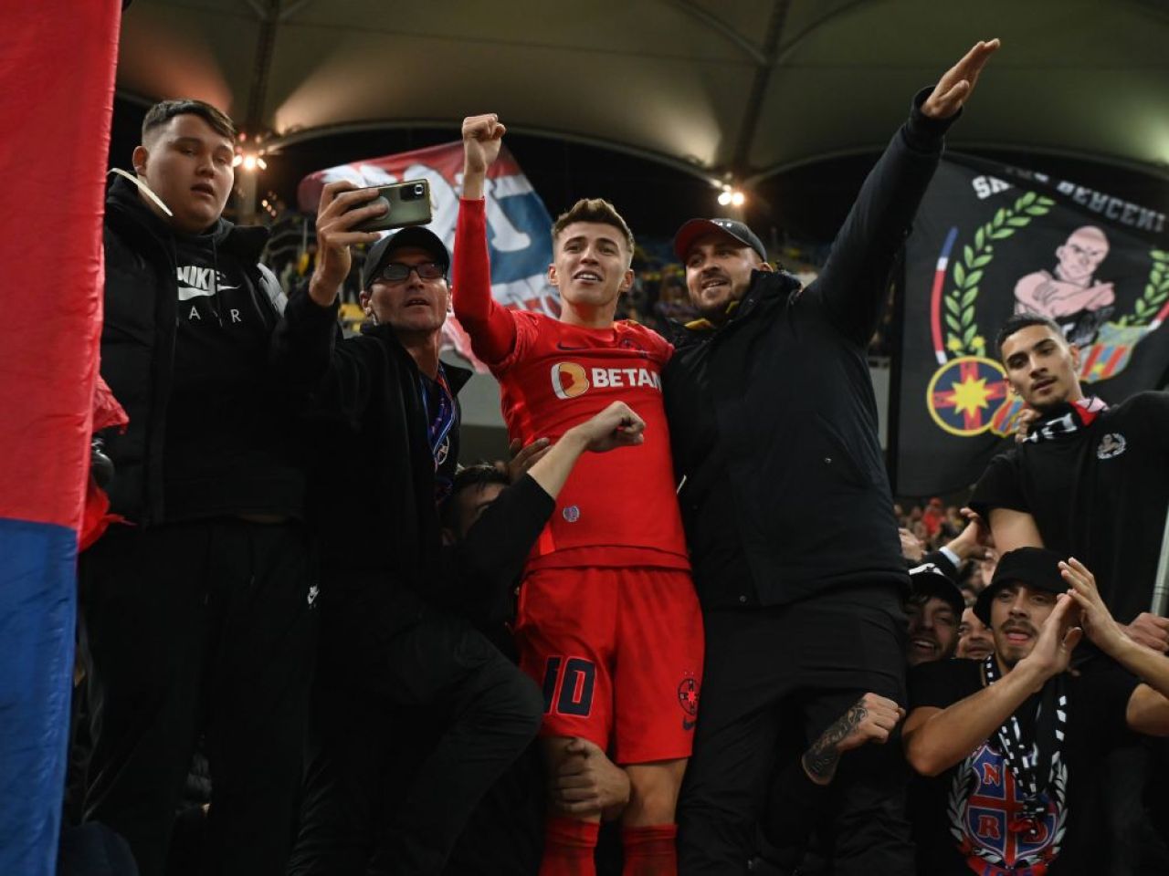 Buni de plată după derby! Ce amenzi au primit FCSB și Rapid_10