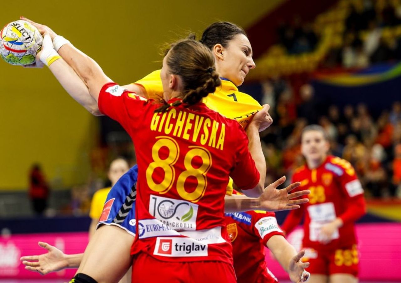 România - Macedonia de Nord 31-23. Tricolorele s-au calificat în grupele principale de la EURO. Neagu a marcat 10 goluri, Hosu a fost MVP-ul partidei de la Skopje_14