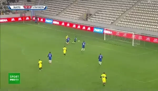 Miță de la Bere Gratis marchează în Galactici vs Extratereștri