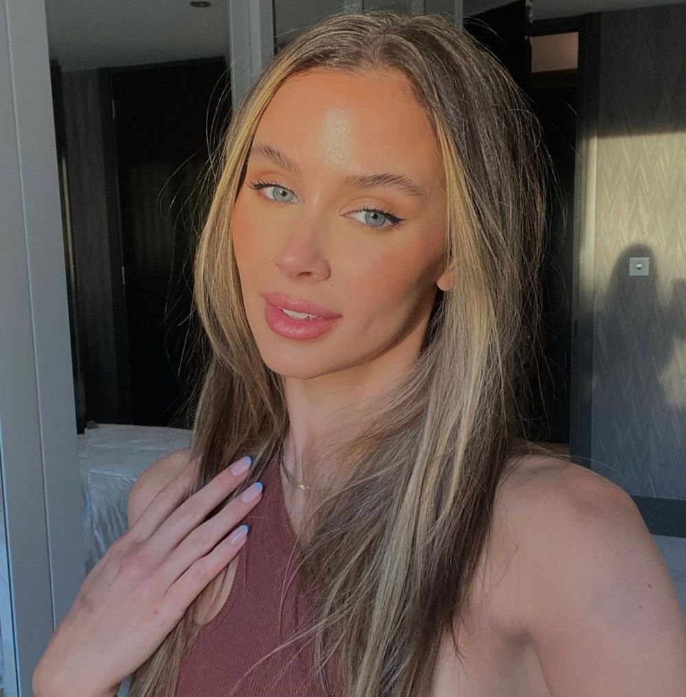 Partenera noului star al Angliei face senzație pe rețelele de socializare. Are 28 de ani, este model și locuiește în Los Angeles_23