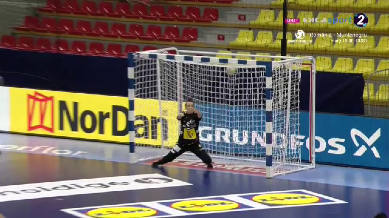 Reacție fantastică a Cristinei Neagu după aruncarea decisivă a lui Bazaliu + Antrenorului Florentin Pera i s-a făcut rău_51