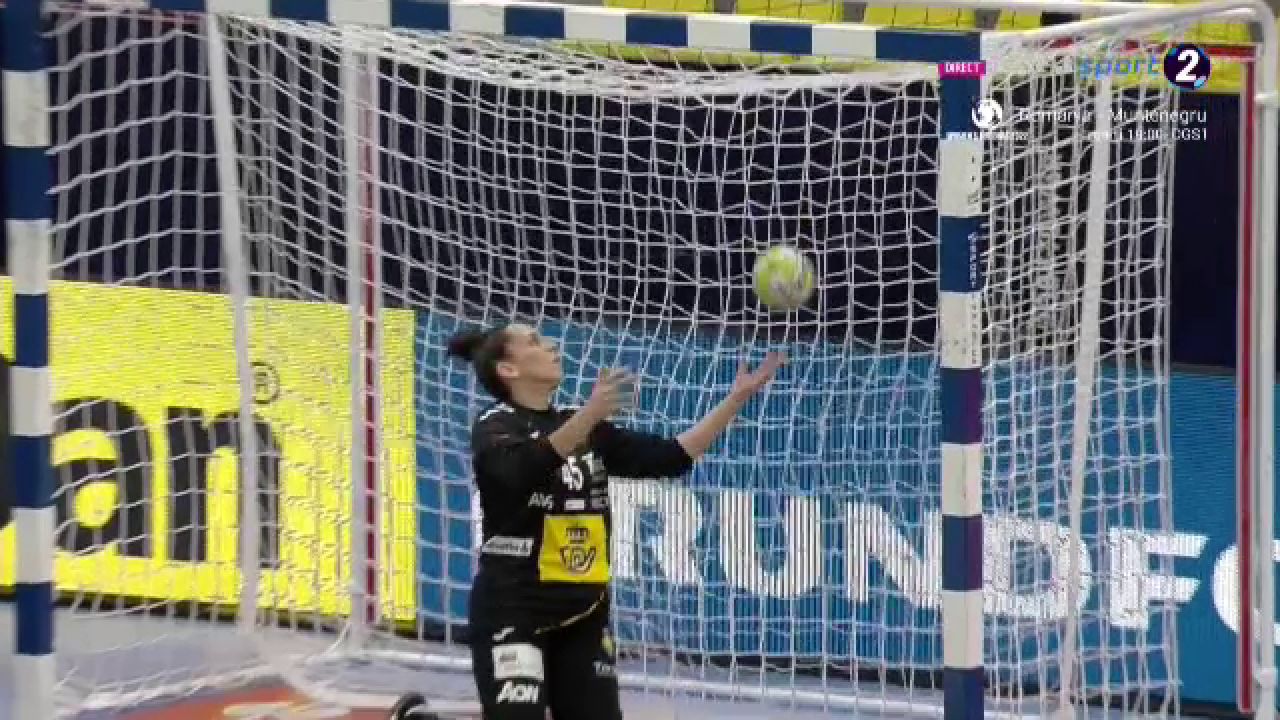 Reacție fantastică a Cristinei Neagu după aruncarea decisivă a lui Bazaliu + Antrenorului Florentin Pera i s-a făcut rău_53