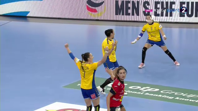 Reacție fantastică a Cristinei Neagu după aruncarea decisivă a lui Bazaliu + Antrenorului Florentin Pera i s-a făcut rău_61