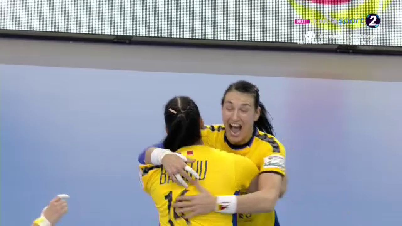 Reacție fantastică a Cristinei Neagu după aruncarea decisivă a lui Bazaliu + Antrenorului Florentin Pera i s-a făcut rău_75