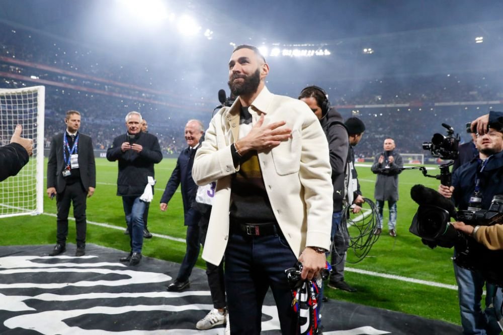 „Balonul de Aur al poporului!” Momente emoționante la meciul lui Olympique Lyon: Karim Benzema și-a prezentat trofeul _7