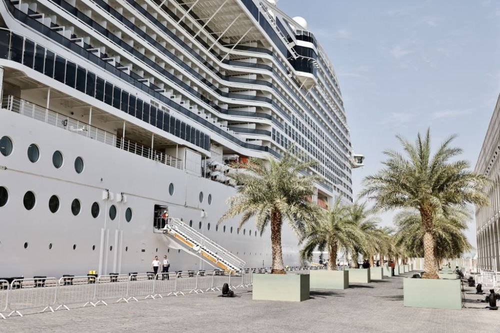 Imagini de senzație cu vasul de croazieră de un miliard de lire pe care vor sta soțiile englezilor &icirc;n Doha! C&acirc;t costă un pachet de cazare