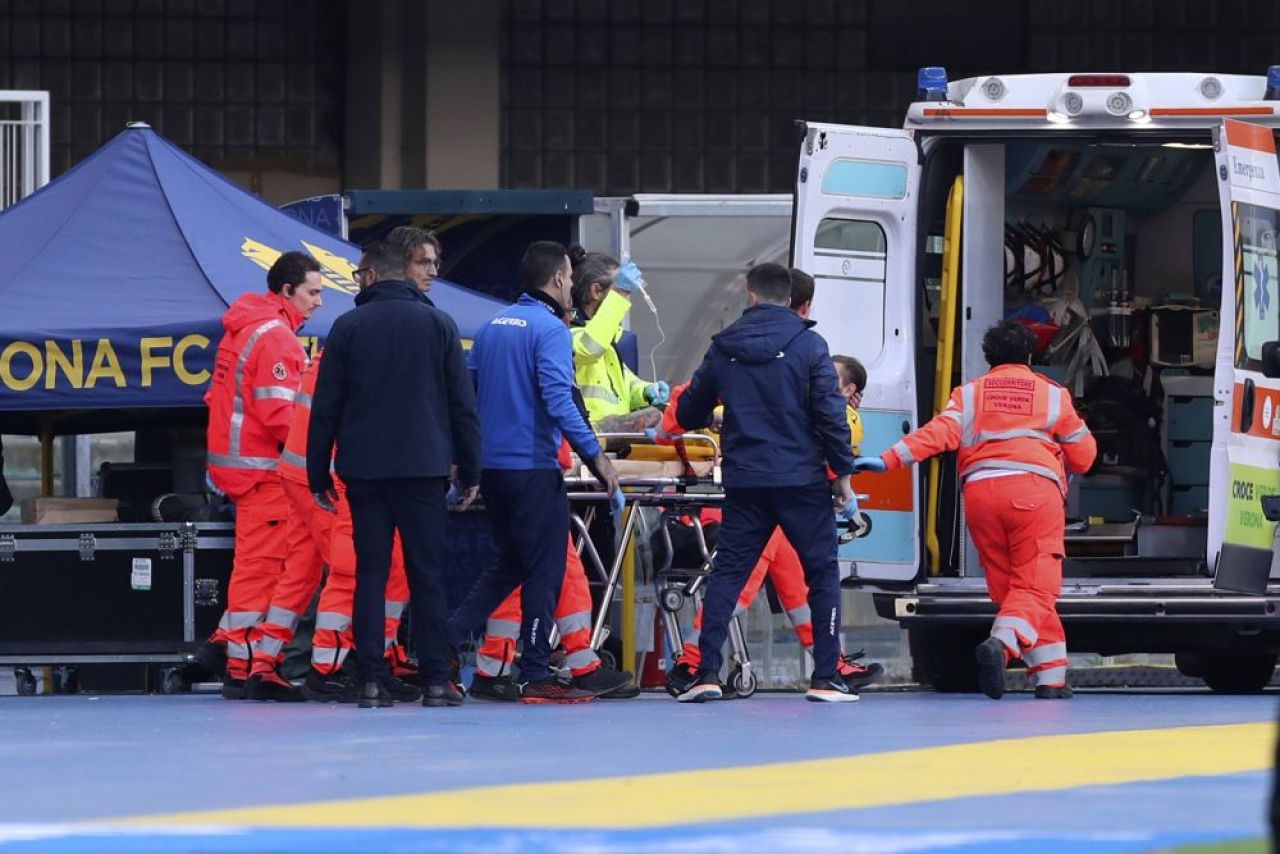 A suferit o accidentare groaznică și e OUT de la Cupa Mondială! Colegii au încercat să-l consoleze pe teren_7