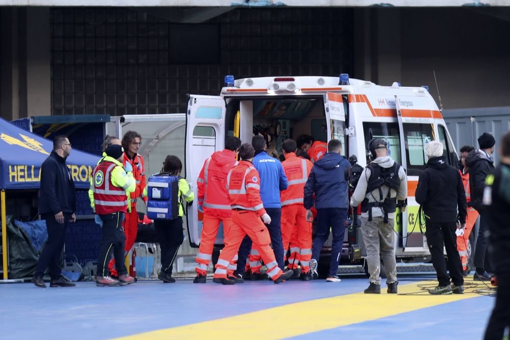 A suferit o accidentare groaznică și e OUT de la Cupa Mondială! Colegii au încercat să-l consoleze pe teren_8