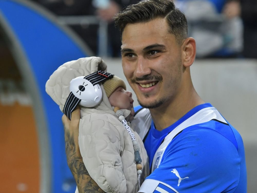 Exclus din lot de Mirel Rădoi, Jovan Markovic și-a găsit timp să-și boteze primul copil! _7