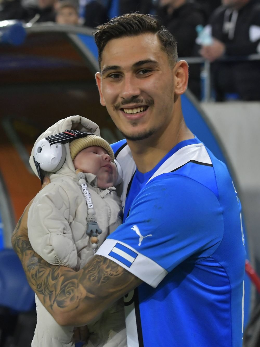 Exclus din lot de Mirel Rădoi, Jovan Markovic și-a găsit timp să-și boteze primul copil! _8