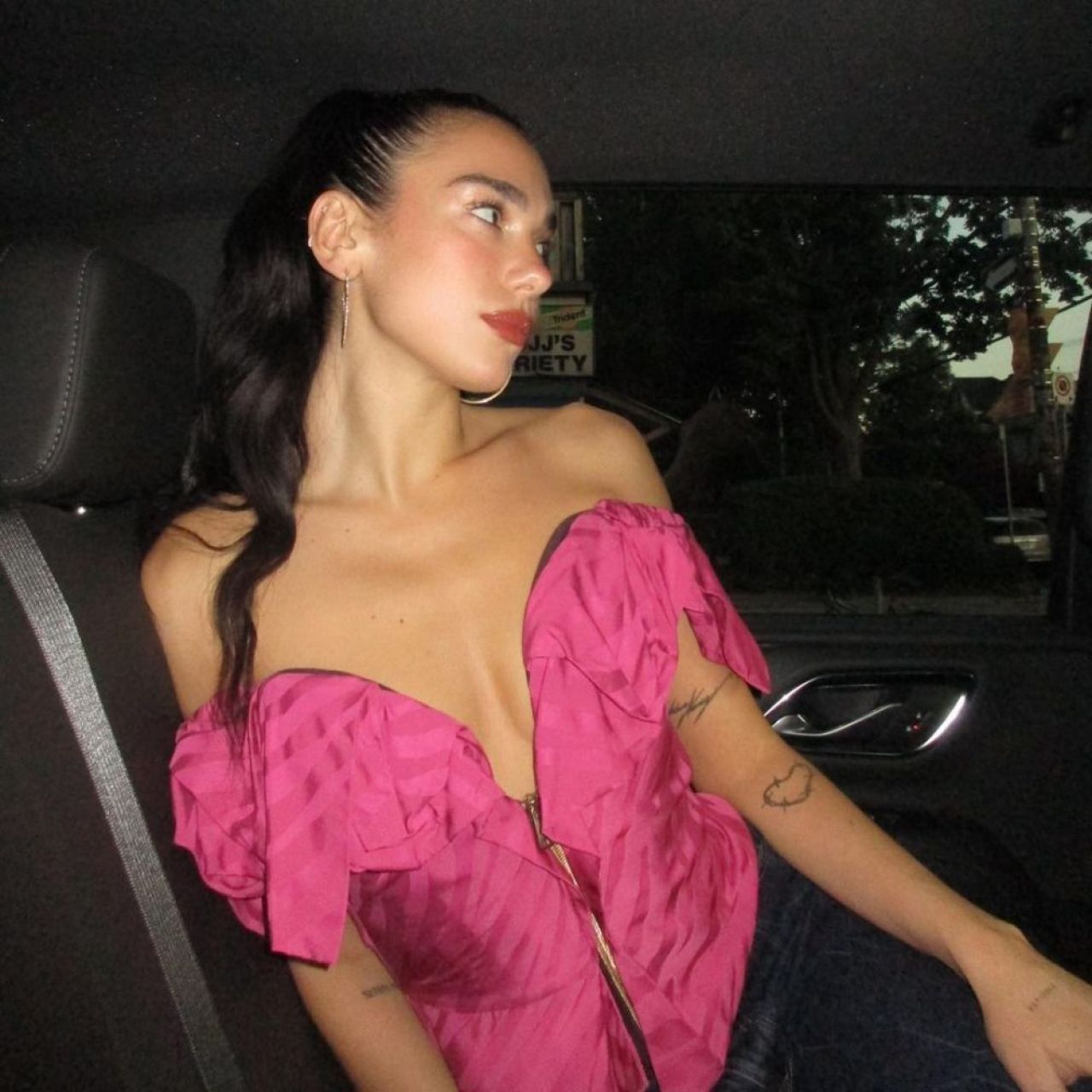 Dua Lipa refuză să cânte în deschiderea Campionatului Mondial din Qatar: „Nu este nimic adevărat!” Motivul invocat de artistă_1