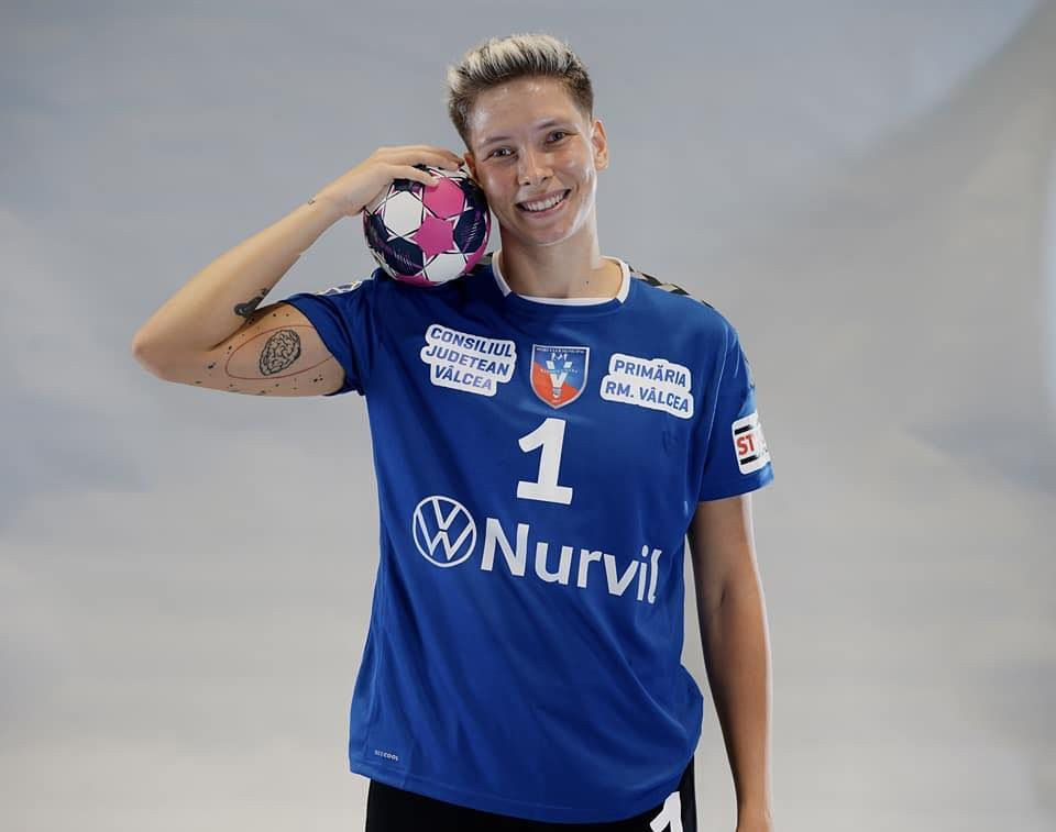 Daciana Hosu mărturisește: M-am apucat de handbal pentru că eram puțin grăsuță! Rom&acirc;nia - Muntenegru e azi, de la 19:00