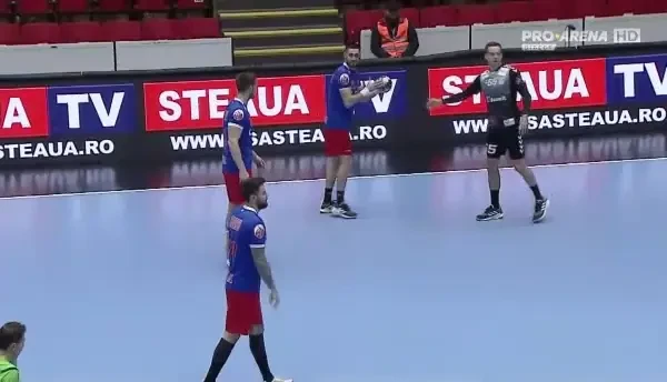 Steaua - Dinamo | &bdquo;Militarii&rdquo; au făcut legea &icirc;n primele cinci minute al meciului