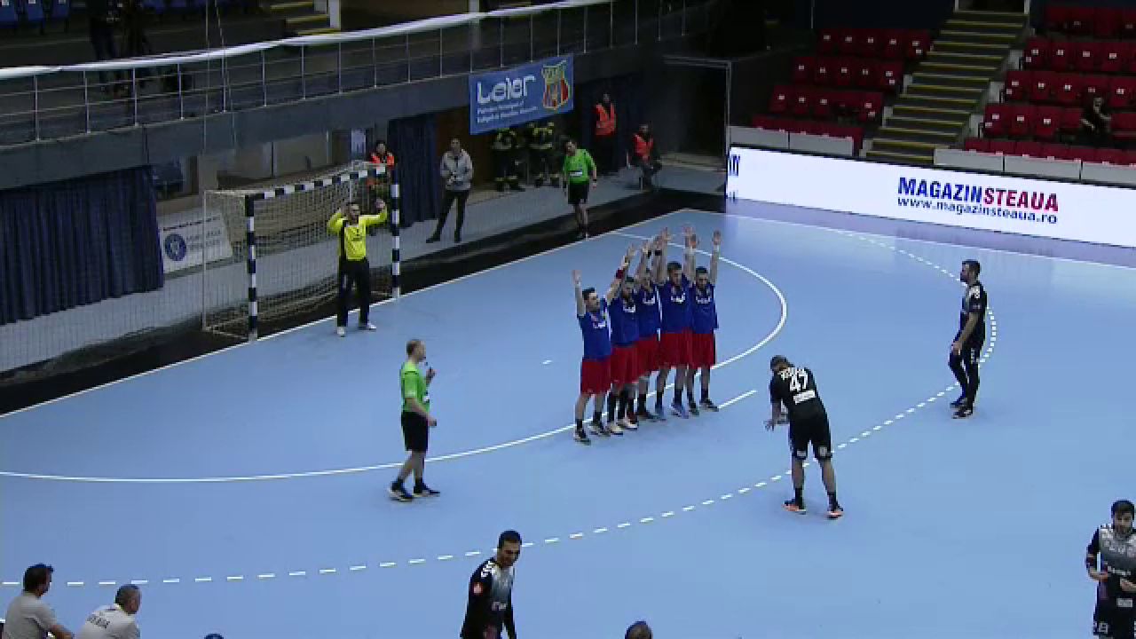 Cum a făcut asta? Aruncare magnifică reușită de Ante Kuduz în derby-ul CSA Steaua - CS Dinamo. Handbalistul a „spart” zidul advers_1