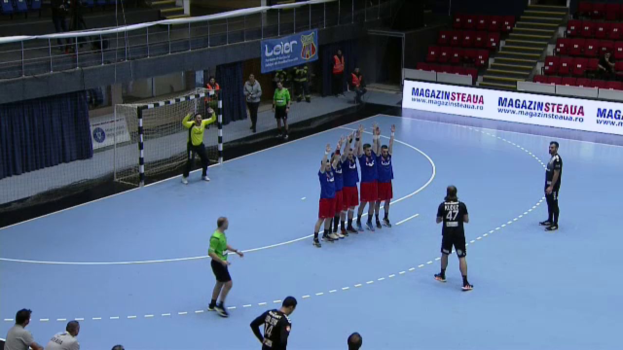 Cum a făcut asta? Aruncare magnifică reușită de Ante Kuduz în derby-ul CSA Steaua - CS Dinamo. Handbalistul a „spart” zidul advers_7