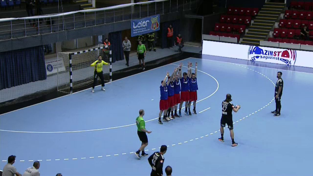 Cum a făcut asta? Aruncare magnifică reușită de Ante Kuduz în derby-ul CSA Steaua - CS Dinamo. Handbalistul a „spart” zidul advers_8