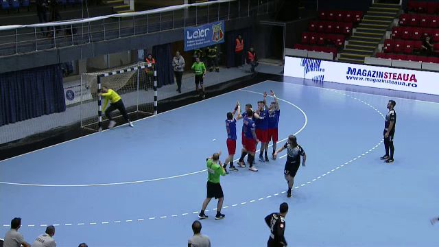 Cum a făcut asta? Aruncare magnifică reușită de Ante Kuduz în derby-ul CSA Steaua - CS Dinamo. Handbalistul a „spart” zidul advers_15