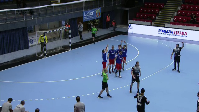 Cum a făcut asta? Aruncare magnifică reușită de Ante Kuduz în derby-ul CSA Steaua - CS Dinamo. Handbalistul a „spart” zidul advers_17