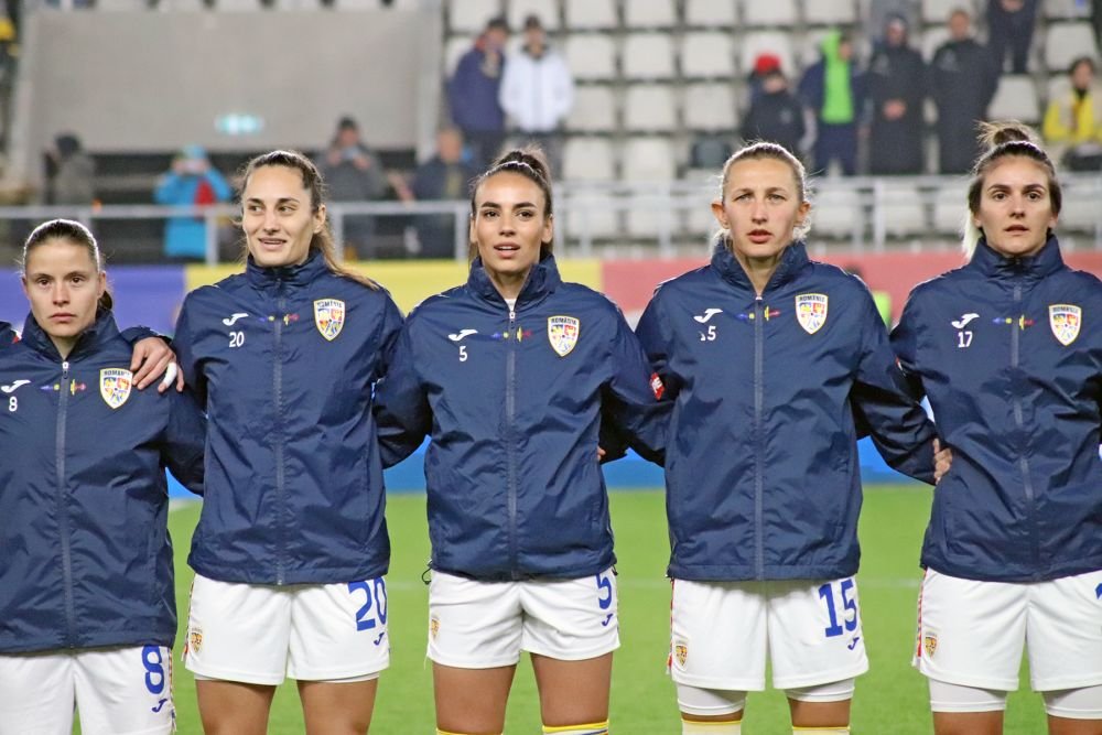 Cea mai frumoasă fotbalistă și cea mai atrăgătoare arbitră din România, admirate pe Stadionul Arcul de Triumf_13