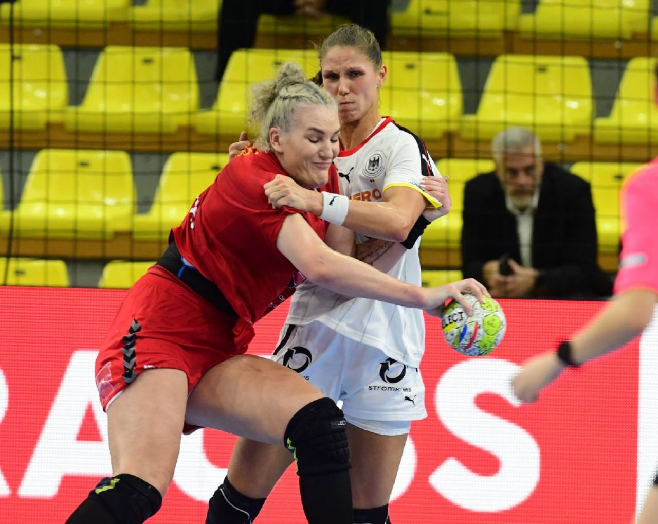 România, atât de aproape, dar atât de departe! Caramavrov, despre naționala de handbal.