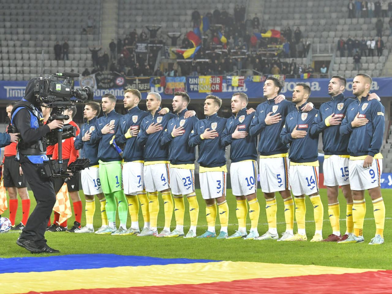 Așa se marchează! Slovenia a făcut instrucție cu apărarea României în prima repriză _3