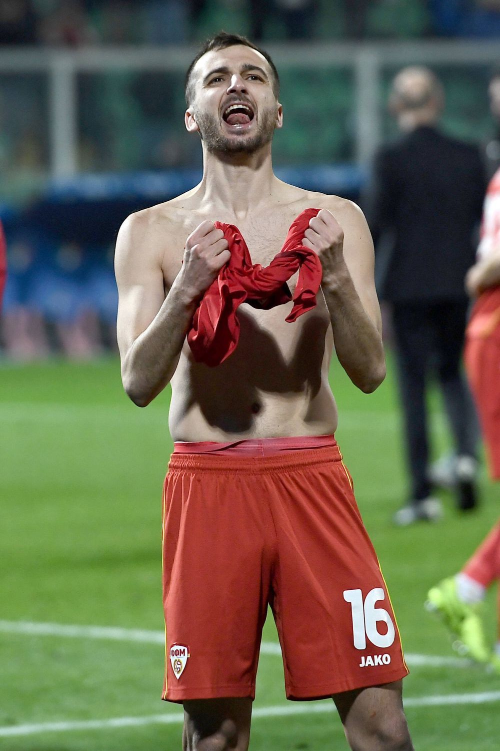 Are o medie de doar 10 minute pe meci la FCSB, dar este titular la națională!_1