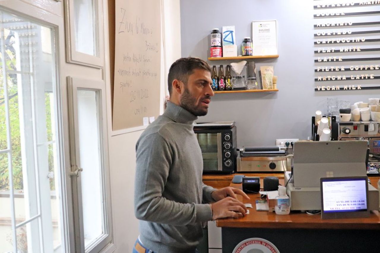 Și-a deschis cafenea, aproape de stadionul unde a debutat în fotbal:
