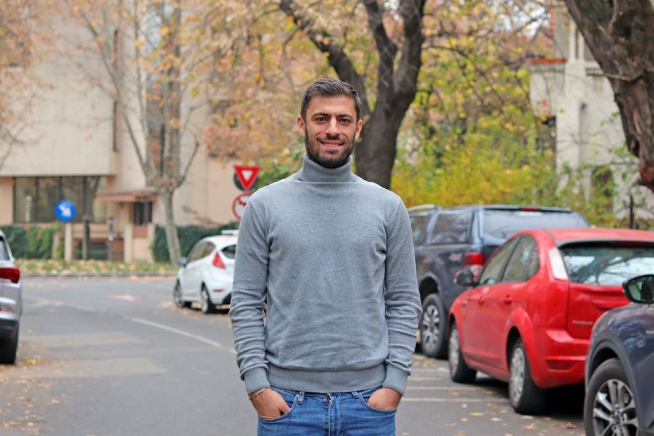 Și-a deschis cafenea, aproape de stadionul unde a debutat în fotbal: