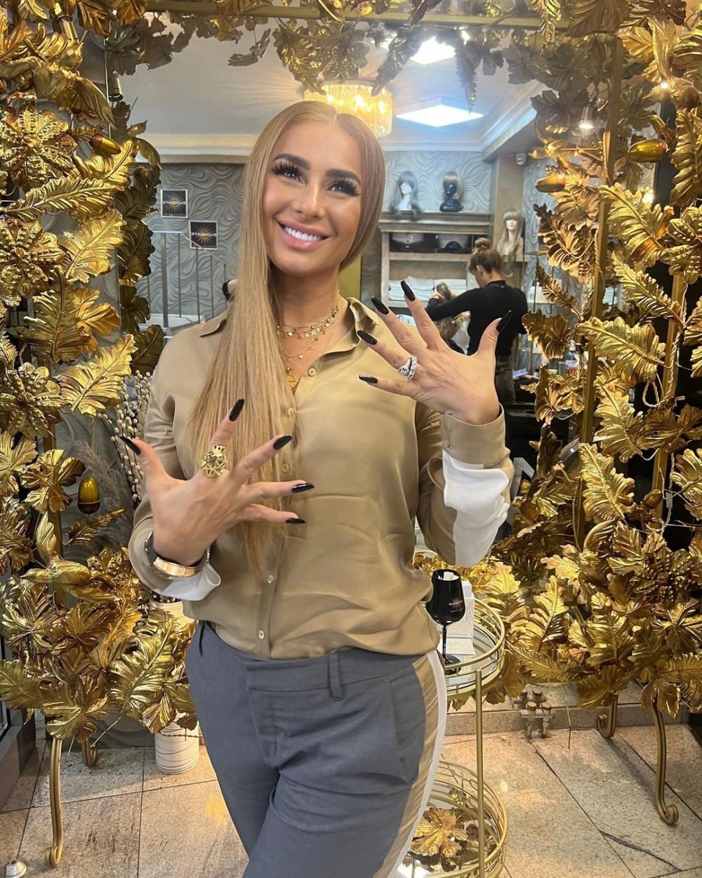 Anamaria Prodan l-a ”mitraliat” pe Gigi Becali: ”Astfel de patroni nu au ce să caute în peisaj”_22