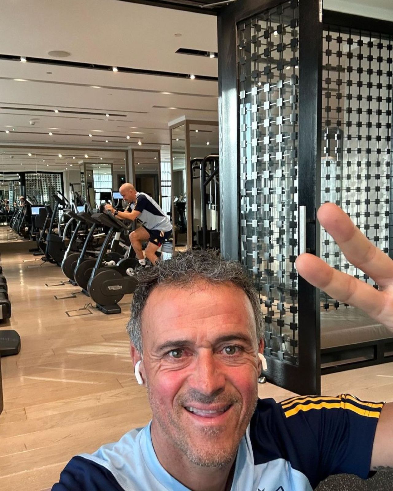 Luis Enrique, un adevărat influencer! Face stream-uri pe Twitch și se pozează non-stop pe Instagram! Și-a arătat pătrățelele în ultima postare_3