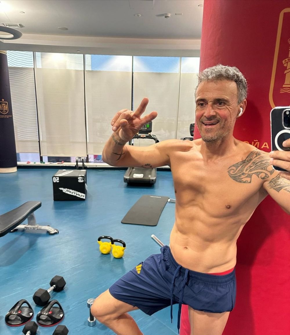 Luis Enrique, un adevărat influencer! Face stream-uri pe Twitch și se pozează non-stop pe Instagram! Și-a arătat pătrățelele în ultima postare_8
