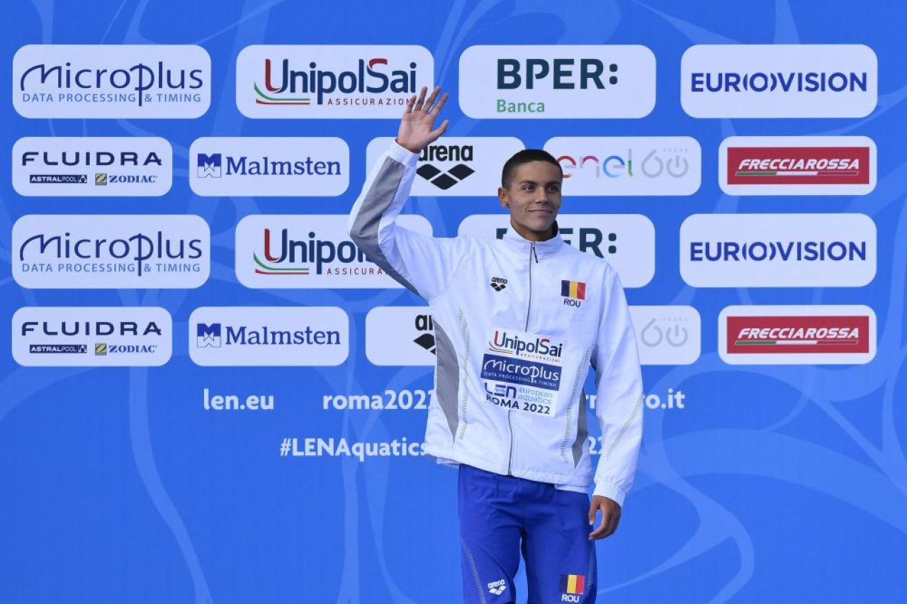 După muncă și răsplată! David Popovici, desemnat înotătorul anului_8