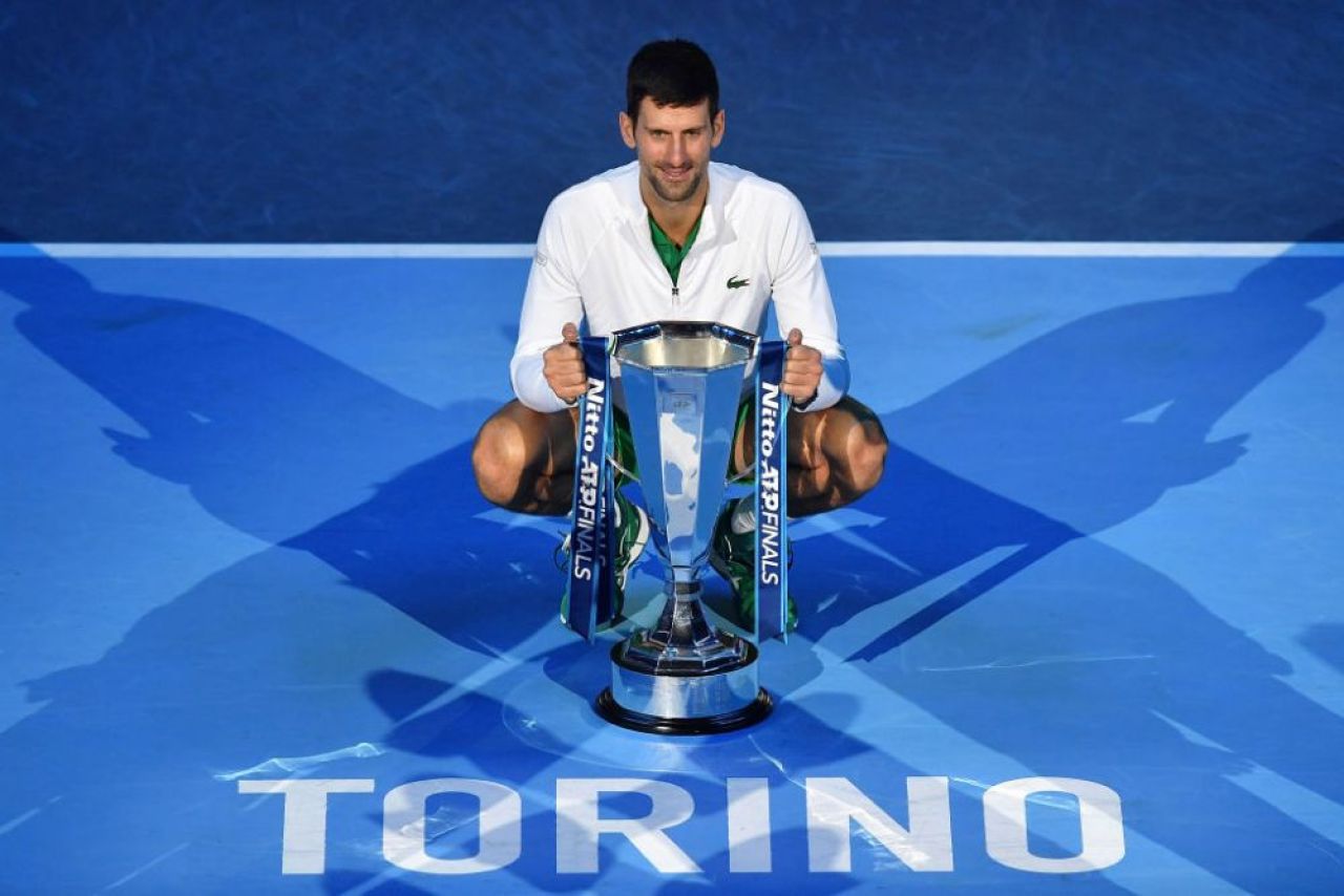 Novak Djokovic, victorios pentru a șasea oară la Turneul Campionilor. Celebrul fotbalist care l-a felicitat la vestiar _1