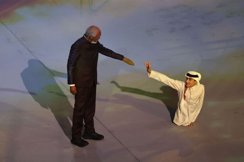 Cine este Ghanim Al Muftah, tânărul care a apărut cu Morgan Freeman pe scenă la ceremonia de deschidere a Campionatul Mondial_2