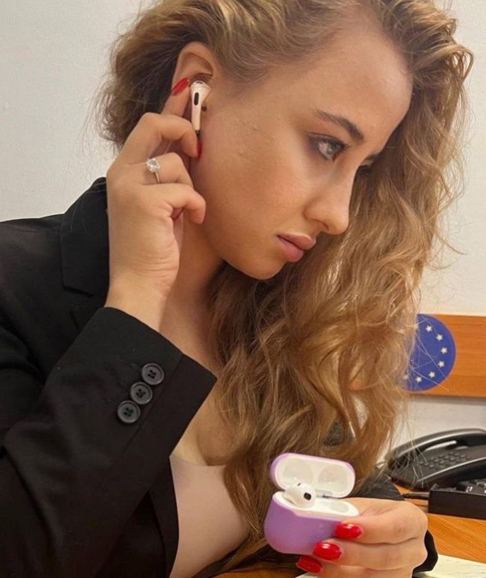 Olivia Cucoș a fost atracția serii la Moldova - România 0-5! Jucătorii preferați din Liga 1 ai jurnalistei de la TeleRadio Moldova _22