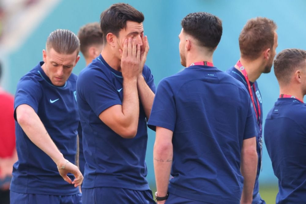 Harry Maguire, &rdquo;terorizat&rdquo; de fani! Ce a apărut &icirc;n tribune, &icirc;nainte de Anglia - Iran