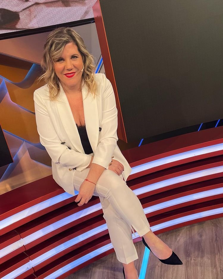 O reporteră aflată la Cupa Mondială din Qatar a fost jefuită în direct. Răspunsul poliției a șocat-o