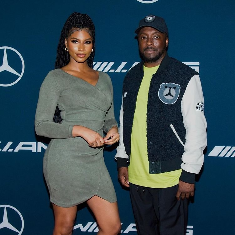 Taylor Rooks, o jurnalistă de sport din America, a devenit atracția momentului. Atleții se topesc în preajma ei_10