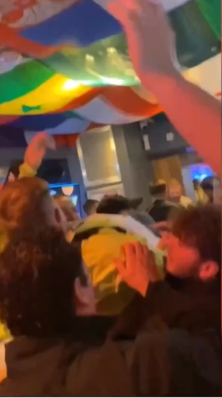 Un englez, extaziat după ce a pariat că Anglia va câștiga cu 6-2 împotriva Iranului. Ce sumă a câștigat _4