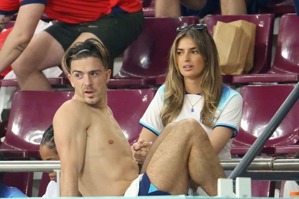Jack Grealish s-a dezbrăcat la bustul gol după victoria Angliei cu Iran și a sărbătorit alături de superba iubită _10