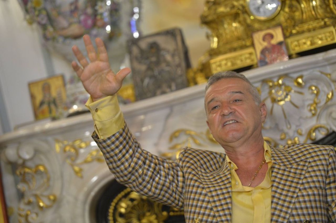 Gigi Becali a anunțat în direct o plecare de la FCSB: