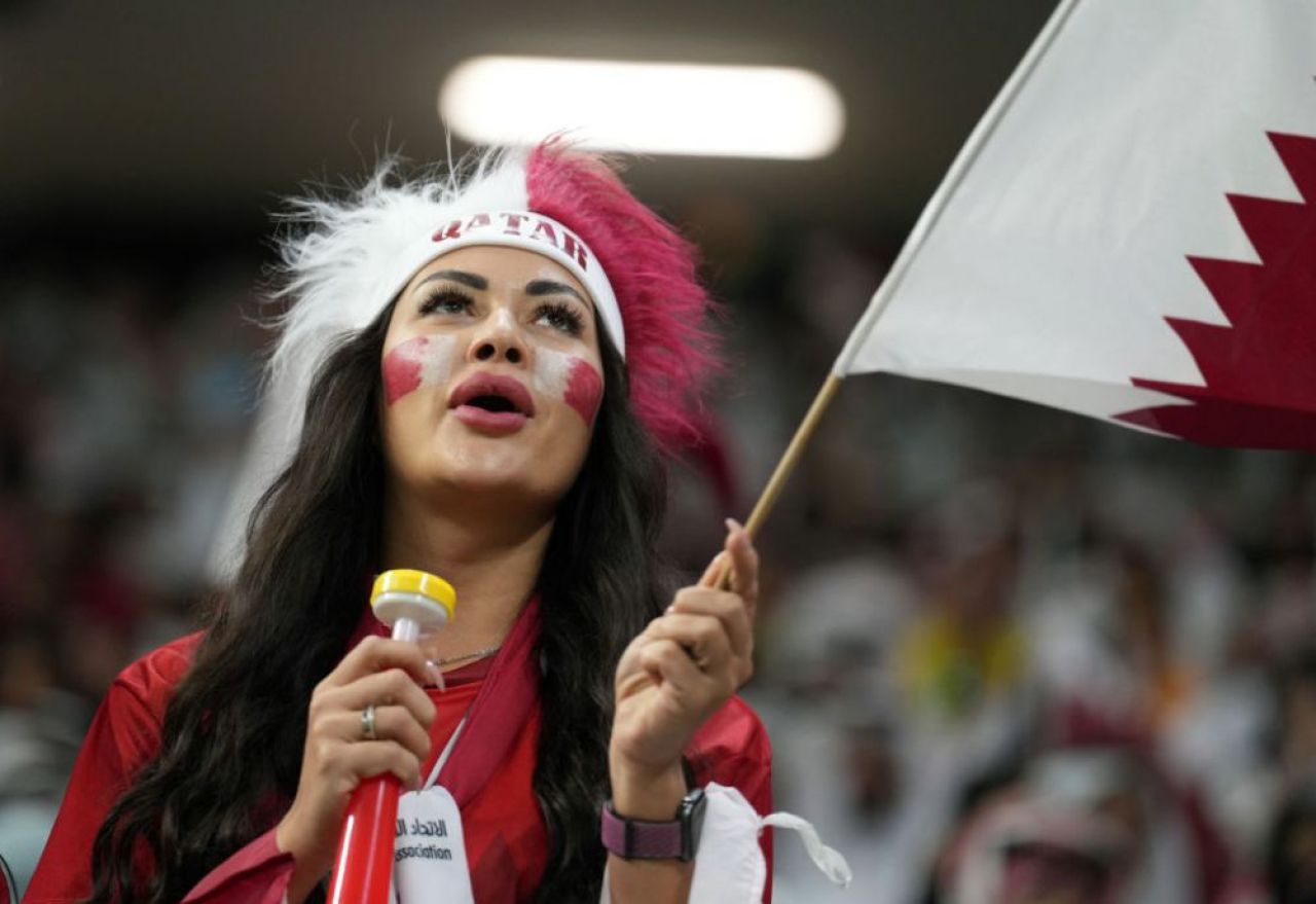 Frumusețile Campionatului Mondial din Qatar! Imagini spectaculoase cu fanele care au făcut senzație în tribune _1