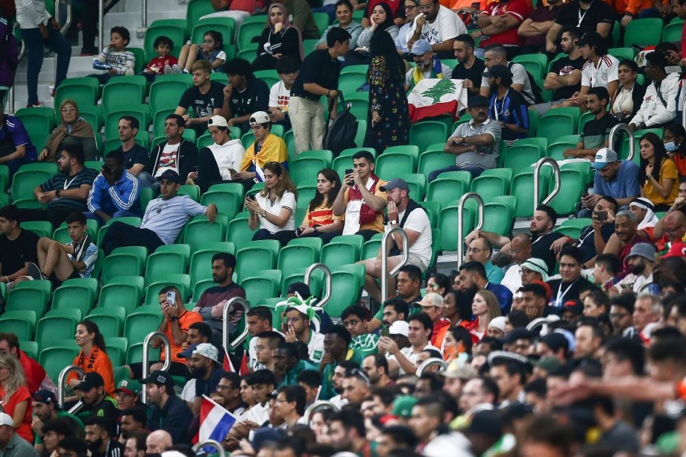 De ce se anunță stadioane pline la Cupa Mondială când sunt scaune goale? Primele explicații_6