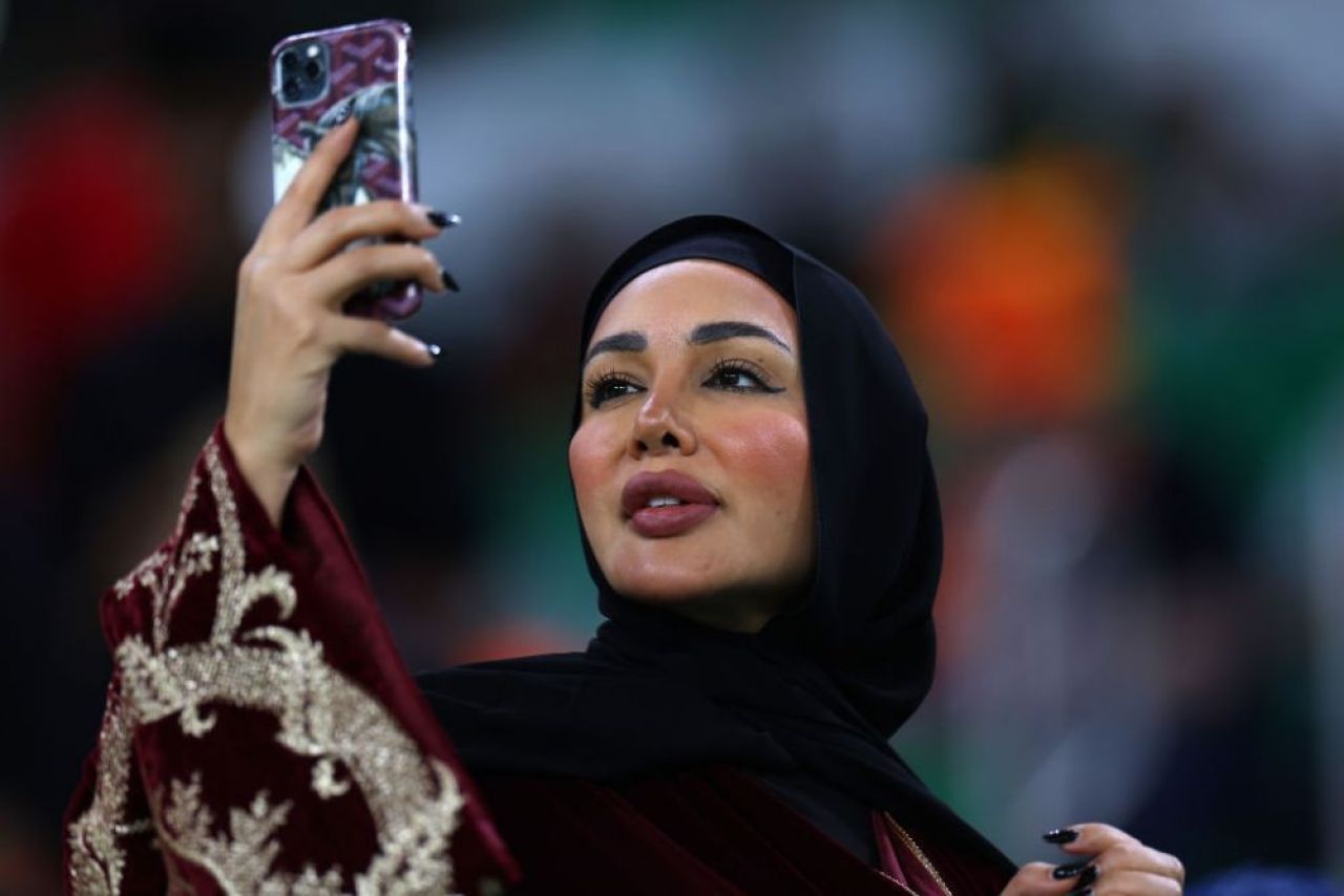 Frumusețile Campionatului Mondial din Qatar! Imagini spectaculoase cu fanele care au făcut senzație în tribune _17