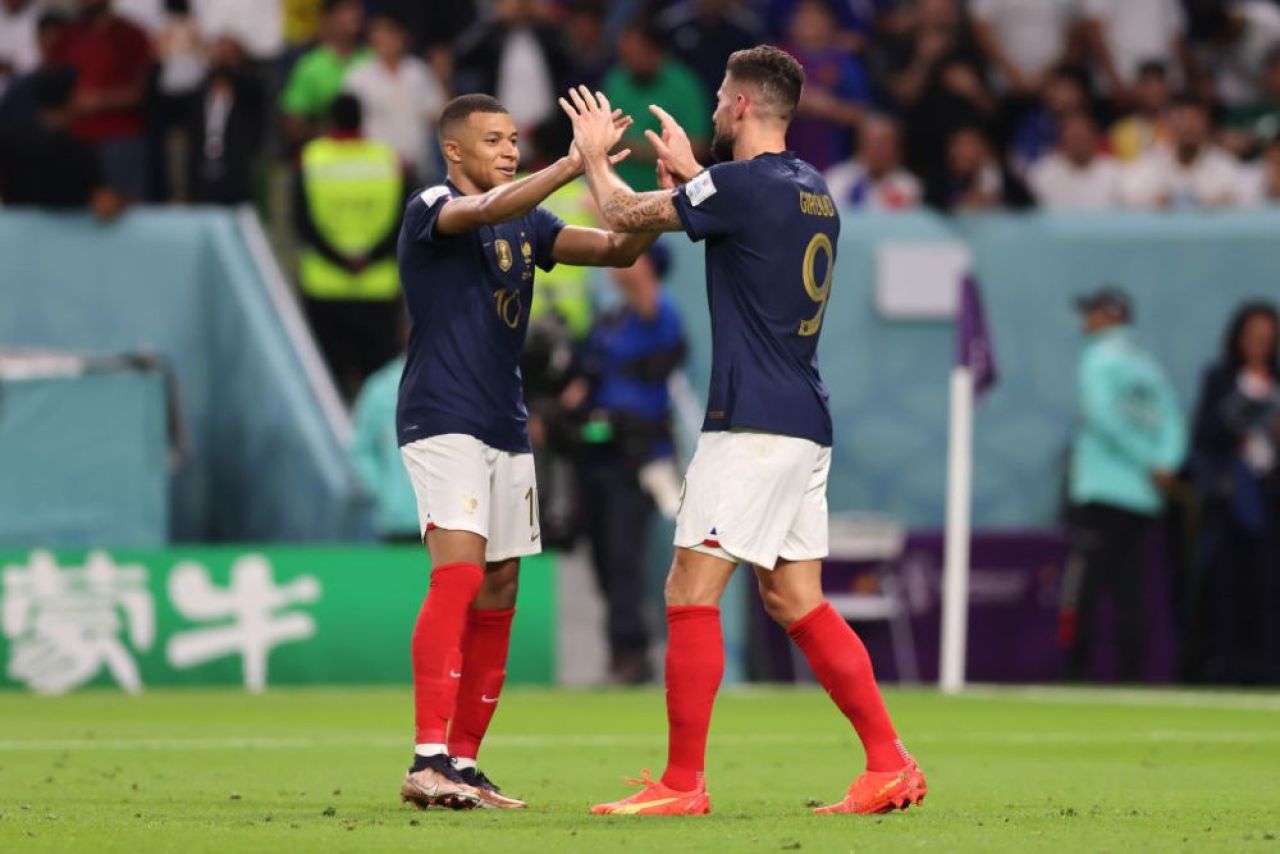 De la „fără șut pe poartă” în 2018 la „dublă” în debutul Mondialului din Qatar! Olivier Giroud l-a egalat pe Thierry Henry _8