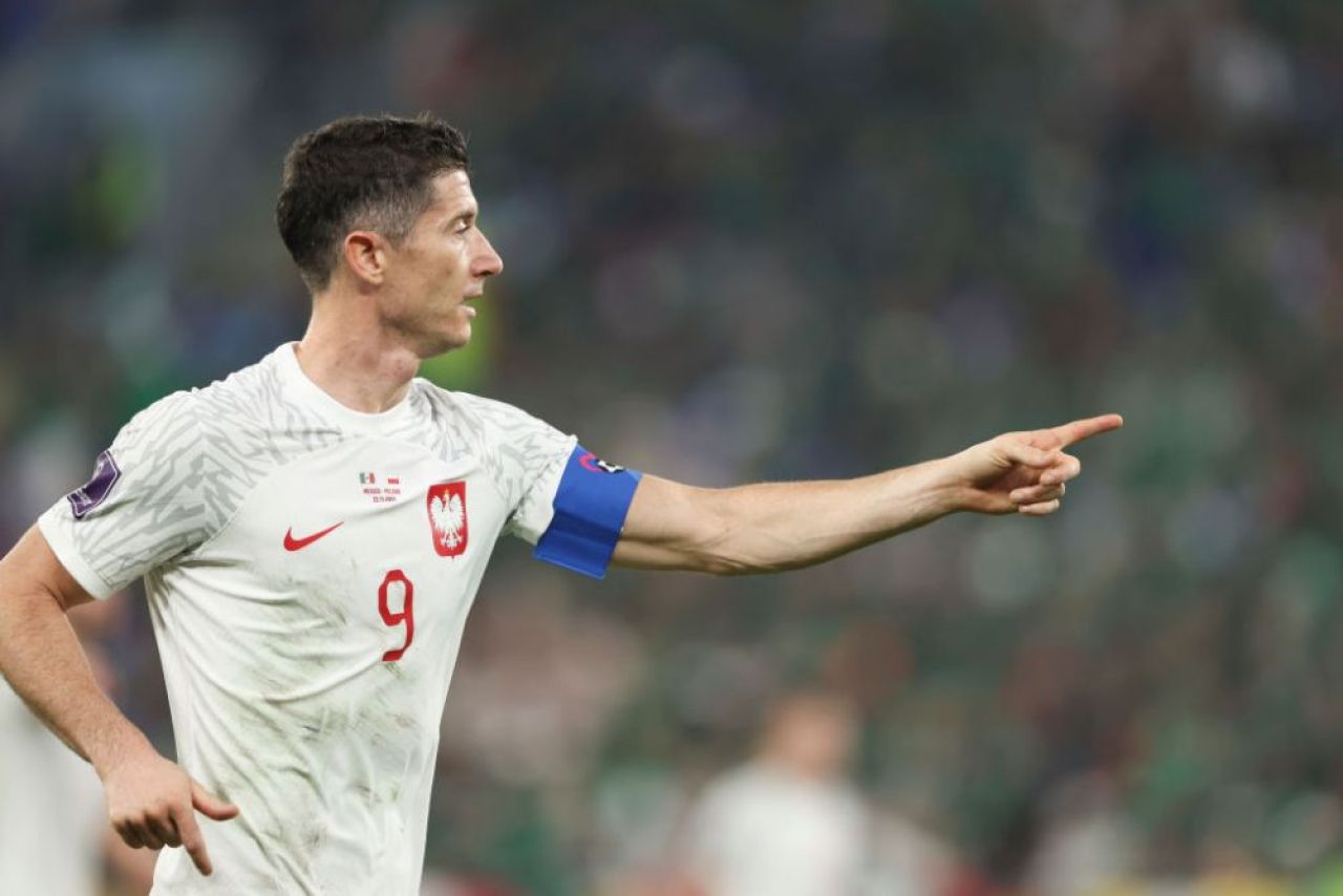 Ce a postat Robert Lewandowski după ce a ratat penalty-ul care îi putea aduce victoria Poloniei în meciul cu Mexic _2